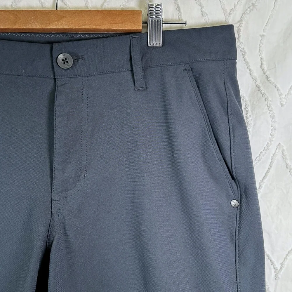 Vuori Meta Shorts Mens 30 Charcoal Gray Performance Stretch Hiking Golf Techwear